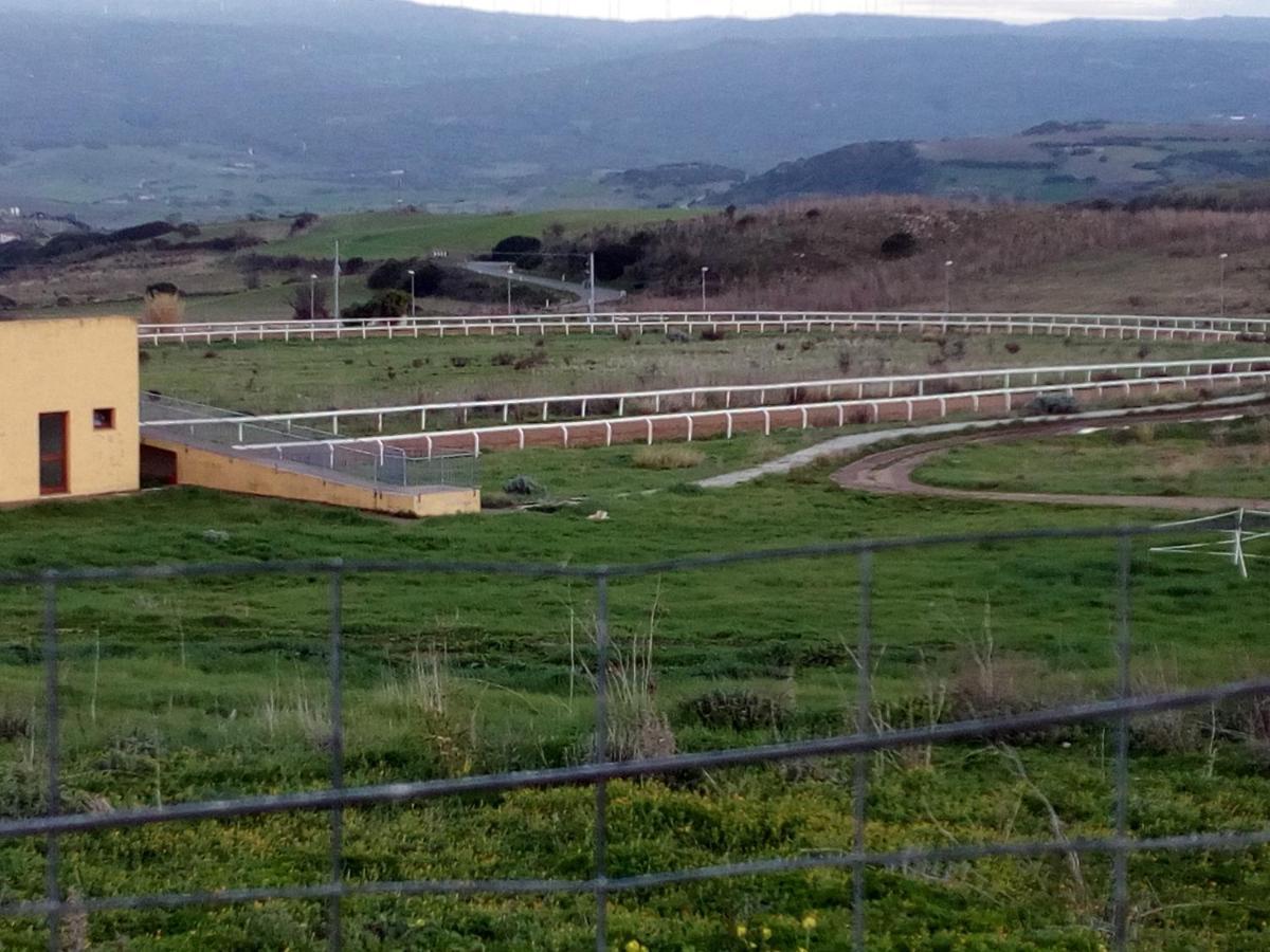 Laerru Hotel Bena E Traes מראה חיצוני תמונה