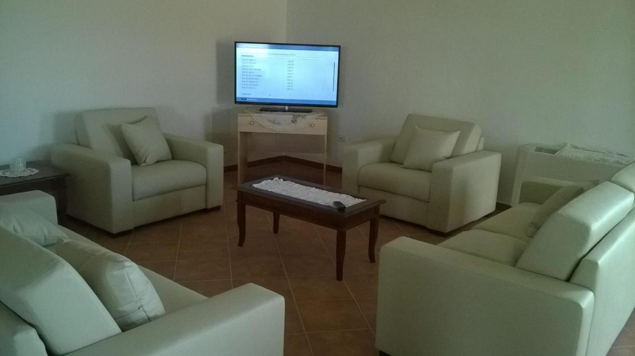 Laerru Hotel Bena E Traes מראה חיצוני תמונה